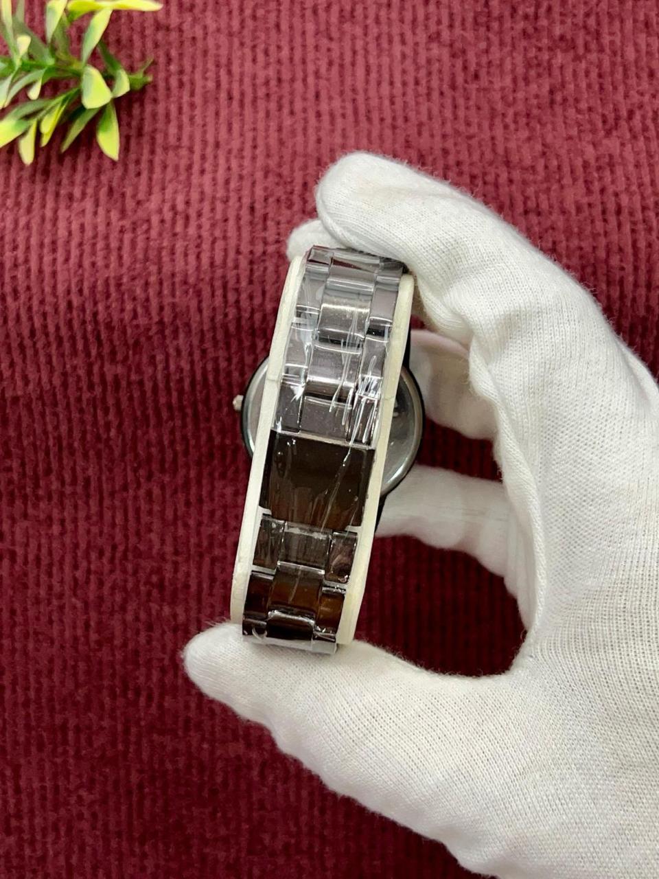 Men's Quartz Chain Strap Watch - 1 Pc